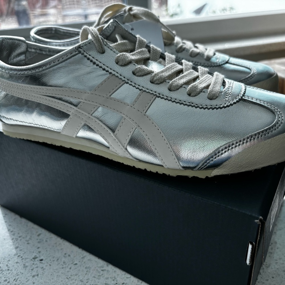 Onitsuka Tiger Silver/Off White Sneakers